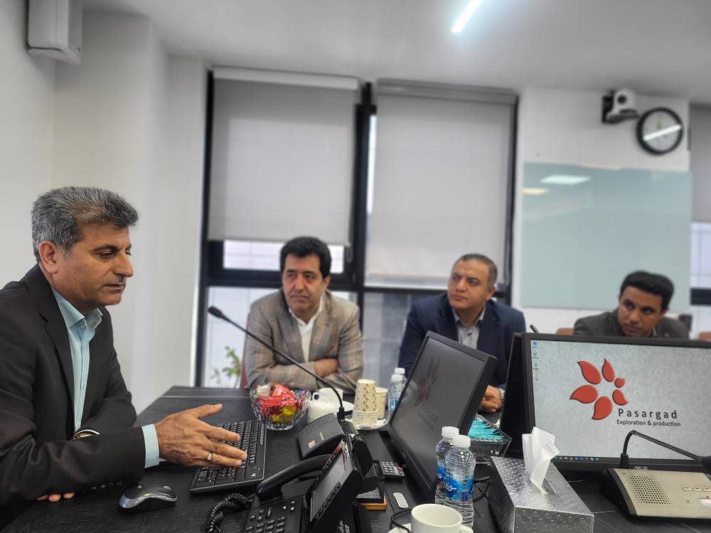 جلسه همکاری دکتر حسینی خلیلی مدیر عامل شرکت مهندسین ساخت و بهروری آرمان با دکتر محمدی مدیر عامل شرکت اکتشاف و تولید پاسارگاد در خصوص توسعه میدان نفتی سپهر، جفیر و آزادگان جنوبی